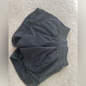 Size 0 Lululemon Hotty Hot shorts